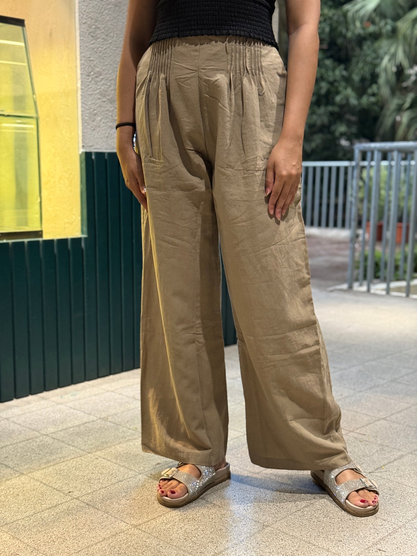 High waisted pleated pant