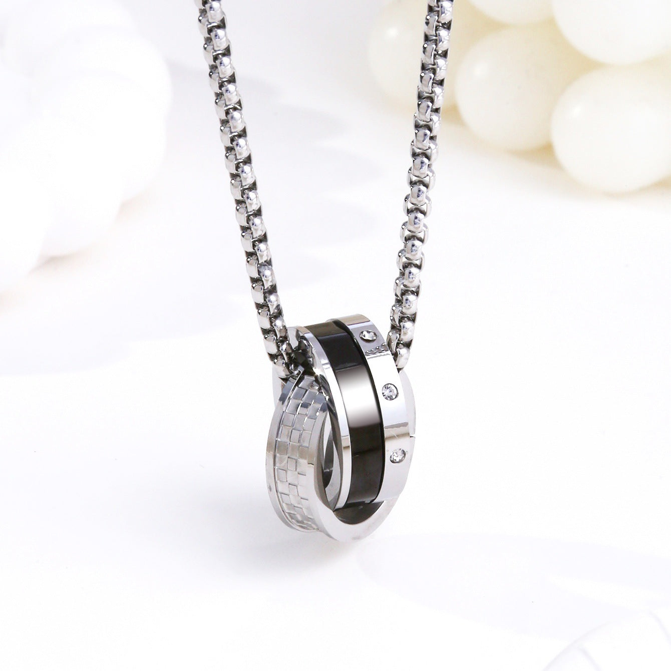 Double O Pendant