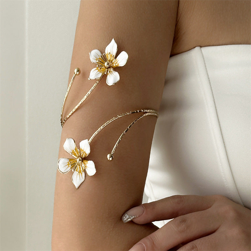 Metal Glossy Surface Armband